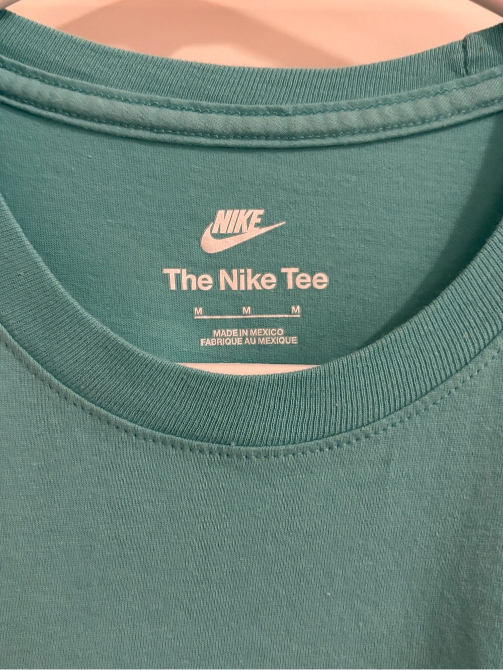 Women’s Nike Tee - Picture 2 of 3